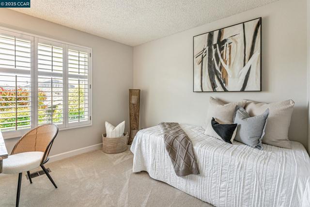 1934 Saint George Rd, Danville CA: https://media.crmls.org/mediaz/e9e49cca-434d-4425-b364-c6c9c67362f3.jpg