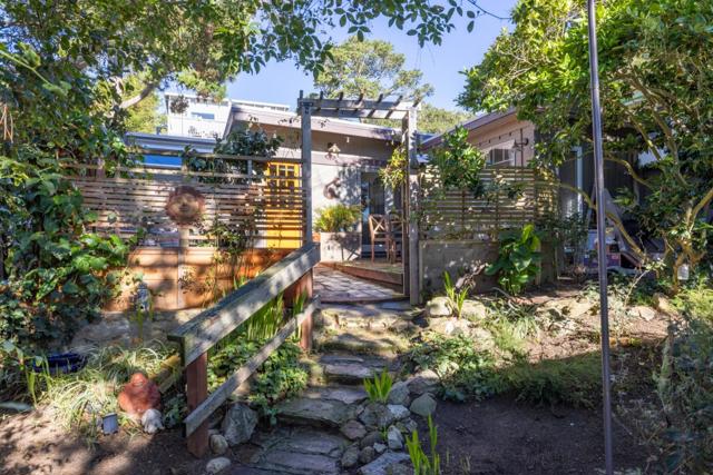 1171 Presidio Boulevard, Pacific Grove CA: https://media.crmls.org/mediaz/e9e508c7-fb56-4a42-97a8-e3ab3efa8bd3.jpg