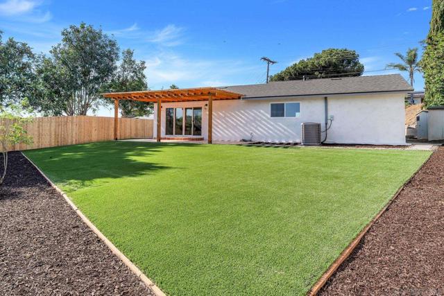 10183 Madrid Way, Spring Valley CA: https://media.crmls.org/mediaz/e9e56a32-118e-4166-a752-1113b7236481.jpg