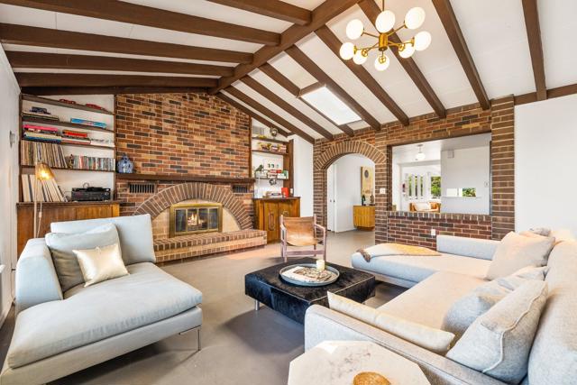 7648 Araby Avenue, 29 Palms CA: https://media.crmls.org/mediaz/e9e68660-9335-4bc6-969c-2ee94d37c0d2.jpg