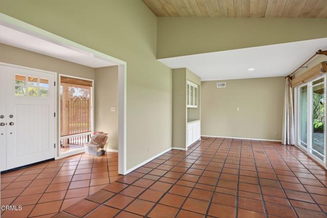 Detail Gallery Image 10 of 63 For 1525 Fairway Dr, Camarillo,  CA 93010 - 4 Beds | 2/1 Baths