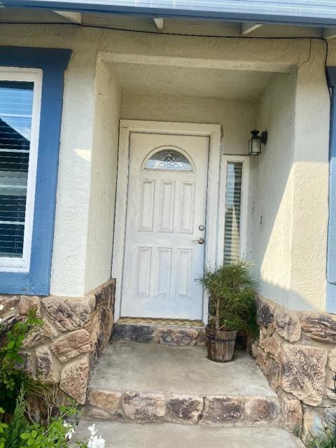 55 Carmel Way, Tracy CA: https://media.crmls.org/mediaz/e9e8e94a-b2ec-4973-a90f-47c4bac0321e.jpg