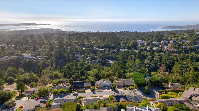 3475 Edgefield Place, Carmel CA: https://media.crmls.org/mediaz/e9e940c4-8809-4004-bb45-23f8f3958d88.jpg