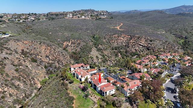 3116 Vista Bonita, Carlsbad CA: https://media.crmls.org/mediaz/e9ea0509-7bb3-4131-99fe-8b353c3ea4f0.jpg