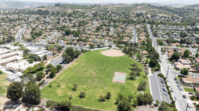4016 Blairwood Drive, Moorpark CA: https://media.crmls.org/mediaz/e9eb0600-8be0-46d5-9bdf-83190a69c556.jpg