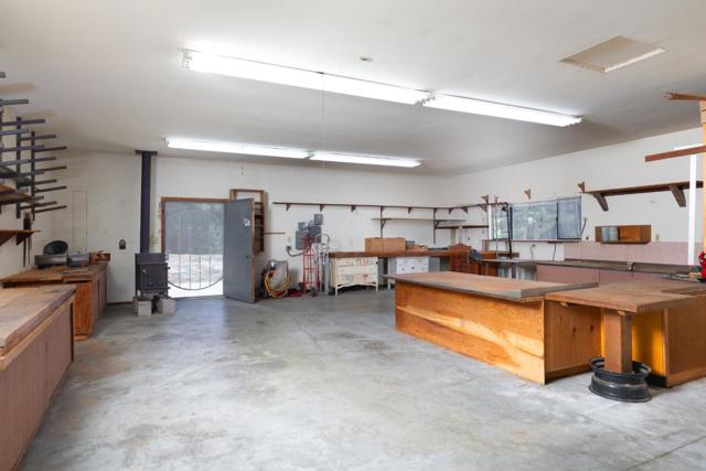 16400 Highway 9, Boulder Creek CA: https://media.crmls.org/mediaz/e9eb6021-850e-4bc8-9f67-b48fca8aeb30.jpg