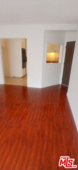 4106 Rosewood Avenue, Los Angeles CA: https://media.crmls.org/mediaz/e9ec248d-9c9c-4ef6-b197-bd1bcfcebab0.jpg