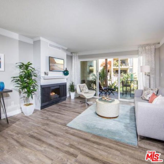 6600 Beachview Drive, Rancho Palos Verdes CA: https://media.crmls.org/mediaz/e9ec5a32-76c9-47b8-bc5e-72f8c52f2d7d.jpg