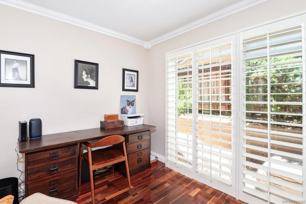 MLS #250032294SD image #6