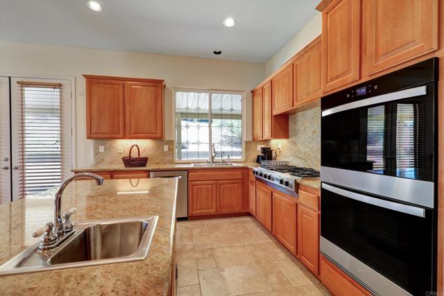 4009 11 Flowerwood Lane, Fallbrook CA: https://media.crmls.org/mediaz/e9ed66f2-fdb9-4e56-b57b-723d5774a3d4.jpg