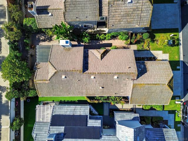 10462 Rancho Carmel Dr, San Diego CA: https://media.crmls.org/mediaz/e9ee345d-a1c5-4ab2-b2d5-7eeb05134594.jpg