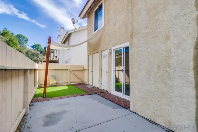 2027 Manzana Way, San Diego, California 92139, 4 Bedrooms Bedrooms, ,2 BathroomsBathrooms,Townhouse,For Sale,Manzana Way,250020188SD