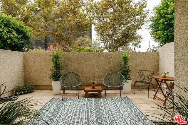 2227 Century Hill, Los Angeles CA: https://media.crmls.org/mediaz/e9f00431-2548-4671-9f74-0c885b14525f.jpg