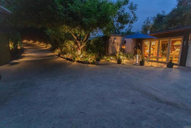 3216 Fair Oaks Ln, Spring Valley CA: https://media.crmls.org/mediaz/e9f059ed-bc4a-4f67-878b-4e08abcc05c4.jpg