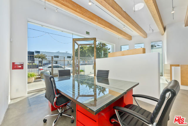 2224 Main Street, Santa Monica CA: https://media.crmls.org/mediaz/e9f0ed95-4f2a-4d15-bf8d-855d0aef6de8.jpg
