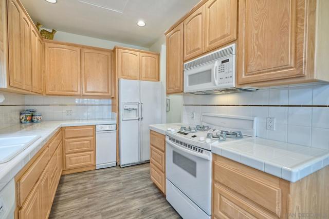 7635 Draper Avenue, La Jolla CA: https://media.crmls.org/mediaz/e9f2424d-a3d3-4b98-a969-d7df292faf71.jpg