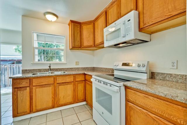 401 Lynn Avenue, Milpitas CA: https://media.crmls.org/mediaz/e9f24669-3c8b-4b1f-9b20-b9e8635aba01.jpg