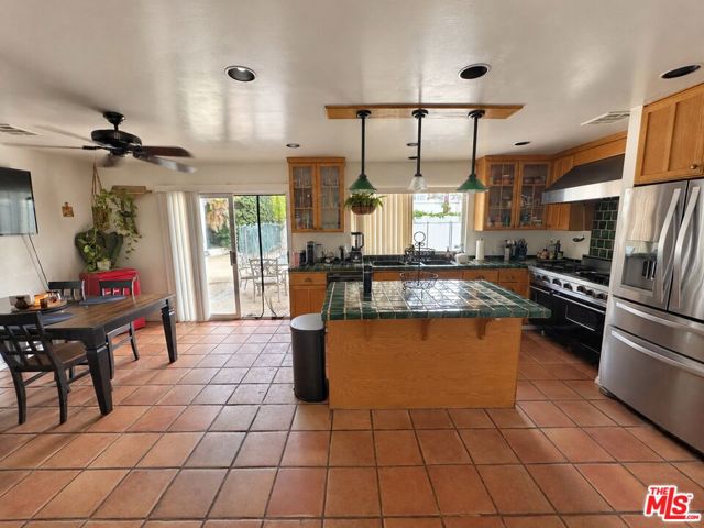 10400 Canby Avenue photo 8
