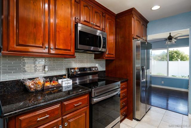 Image 19 of 52 For 8301 Blossom Hill Dr