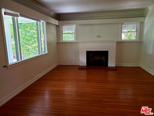 1710 Oakwood Street, Pasadena CA: https://media.crmls.org/mediaz/e9f2a534-7e35-471c-a7b0-21bbcb8b3102.jpg