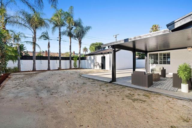 16117 Nordhoff St, North Hills CA: https://media.crmls.org/mediaz/e9f3dd00-1080-4b30-b908-7e73d91bfc29.jpg