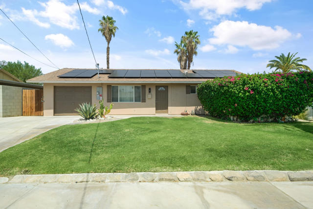 42720 Kansas Street, Palm Desert CA: https://media.crmls.org/mediaz/e9f4395a-efdc-44ed-bd7e-5a2e6d15fdae.jpg
