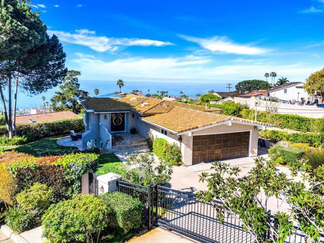 6130 Terryhill Drive, La Jolla CA: https://media.crmls.org/mediaz/e9f49948-026d-44dd-8aff-b7ff39bfac54.jpg
