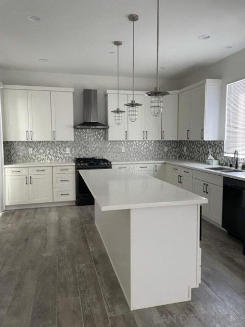 154 ELDER AVE, Imperial Beach CA: https://media.crmls.org/mediaz/e9f4e39f-1748-425d-8928-e49b52140e40.jpg