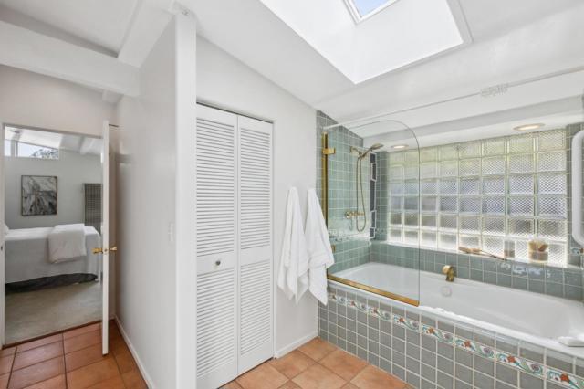 342 Carolina Lane, Palo Alto CA: https://media.crmls.org/mediaz/e9f4e746-44aa-479a-bb74-714ccf450401.jpg