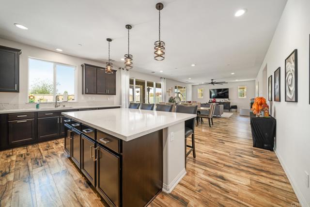 30536 Fragrant Street, Murrieta CA: https://media.crmls.org/mediaz/e9f5da0e-ad31-40db-bc05-1041151a7be1.jpg