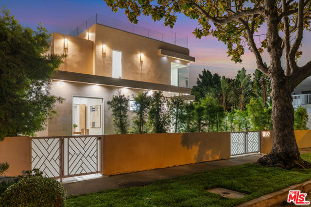 11622 Charnock Road, Los Angeles CA: https://media.crmls.org/mediaz/e9f62454-accf-4c77-9815-7deebb6c471f.jpg