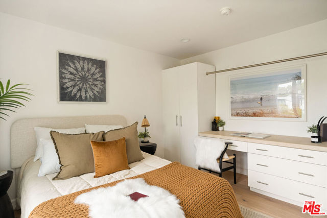 12366 Laurel Terrace Drive, Studio City CA: https://media.crmls.org/mediaz/e9f63572-16b5-45f5-a93f-85275db48d2e.jpg