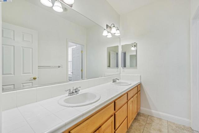 135 Cara Ct, Walnut Creek CA: https://media.crmls.org/mediaz/e9f6aee2-1228-467d-9129-570d4f5db4d6.jpg