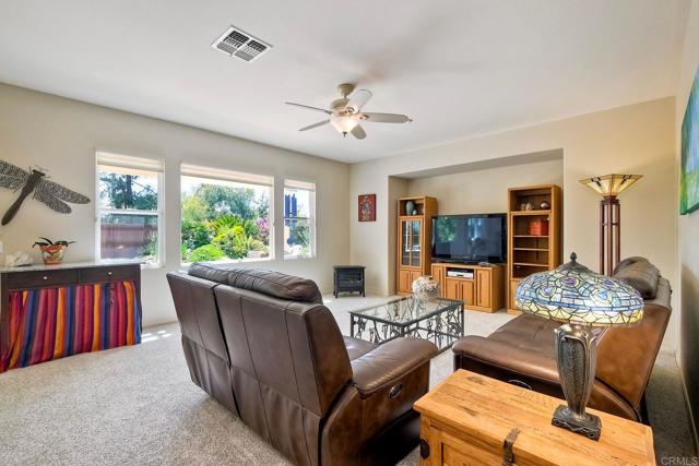 Detail Gallery Image 20 of 44 For 1752 Russet Leaf Ct, El Cajon,  CA 92019 - 5 Beds | 3 Baths