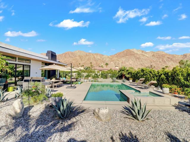 54050 Avenida Obregon, La Quinta CA: https://media.crmls.org/mediaz/e9f75dc1-c6e8-40e0-95f5-2130020d6004.jpg