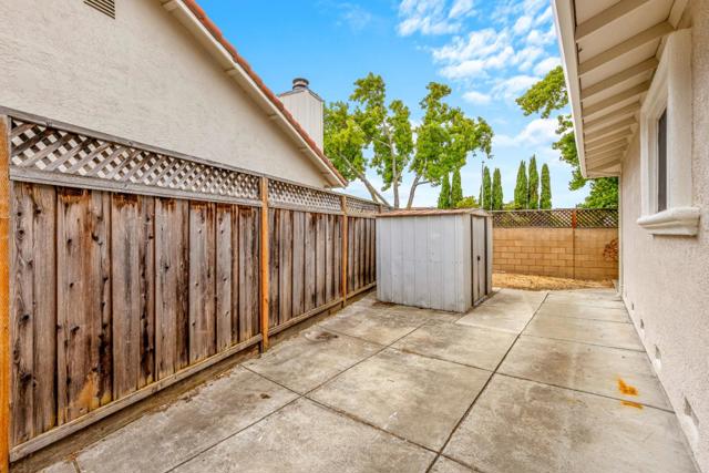 6084 Amador Place, Newark CA: https://media.crmls.org/mediaz/e9f839e6-96e8-44c9-a417-0eddba90d71a.jpg