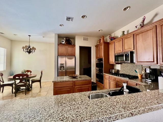 81562 Camino Los Milagros, Indio CA: https://media.crmls.org/mediaz/e9f87ebb-5c48-4663-b681-e679aaa49502.jpg