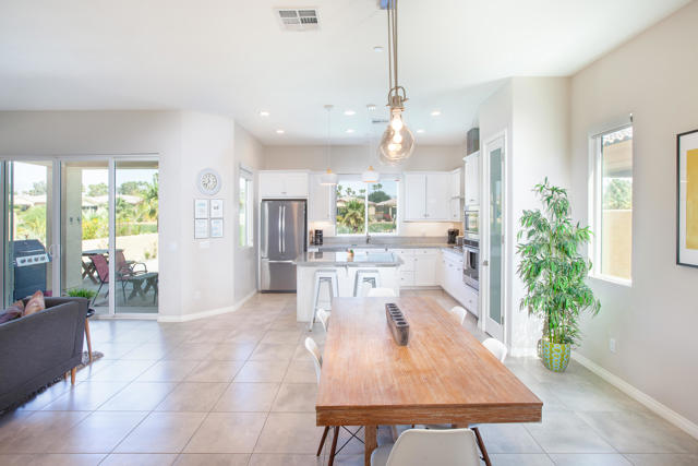 67424 Zuni Court Court, Cathedral City CA: https://media.crmls.org/mediaz/e9f928a7-0a24-423e-95a4-db8c22266d6b.jpg