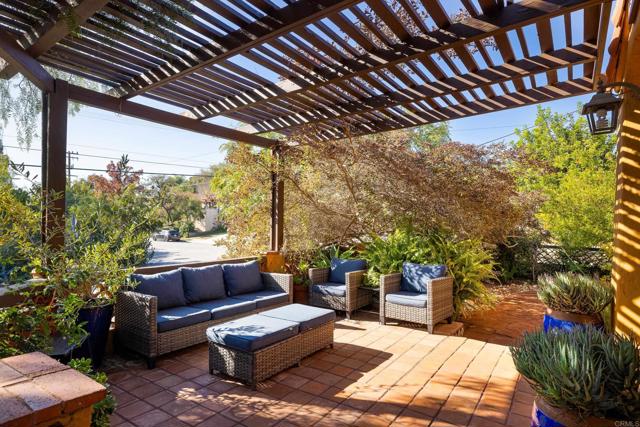 Detail Gallery Image 7 of 54 For 1603 Felton St, San Diego,  CA 92102 - 3 Beds | 2 Baths