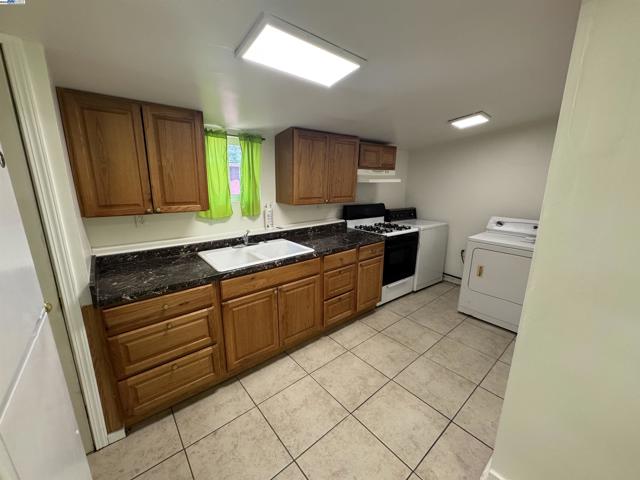 865 Old Canyon Road, Fremont CA: https://media.crmls.org/mediaz/e9fa2a1b-1ca3-4b58-ac28-e7e46db82245.jpg
