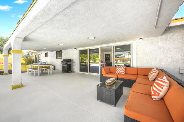 2099 E Racquet Club Road E, Palm Springs, CA 92262