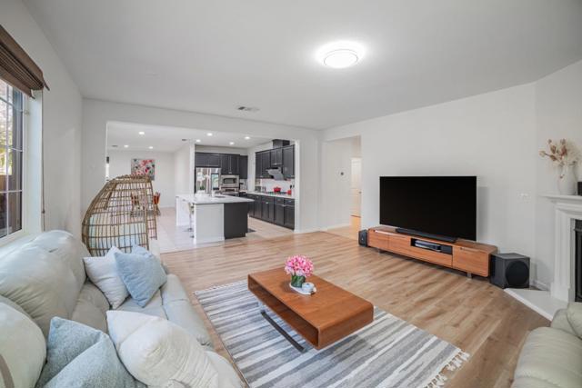 711 W Glendora Avenue, Mountain House CA: https://media.crmls.org/mediaz/e9fad851-62c2-4298-a1d9-4605bfc8209c.jpg