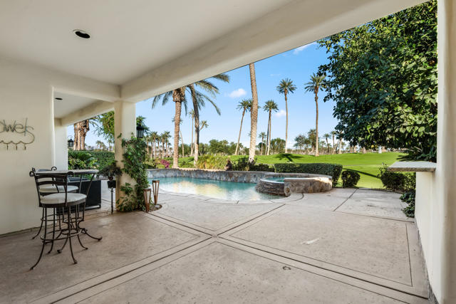 56648 Palms Drive, La Quinta CA: https://media.crmls.org/mediaz/e9faf9d7-df29-49ee-a220-386917e6e265.jpg