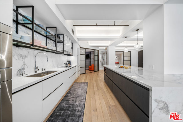 849 S Broadway, Los Angeles CA: https://media.crmls.org/mediaz/e9fafaf0-2e2d-4a33-923b-ae5b40efbc5b.jpg