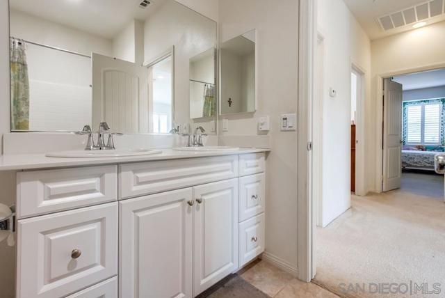 908 Hydra Ct, San Marcos CA: https://media.crmls.org/mediaz/e9fba038-108a-4f31-ac28-4390947624f2.jpg