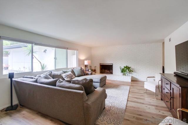 16820 Orchard Bend Rd, Poway CA: https://media.crmls.org/mediaz/e9fba381-0669-480a-b8c4-f171cc01deb1.jpg