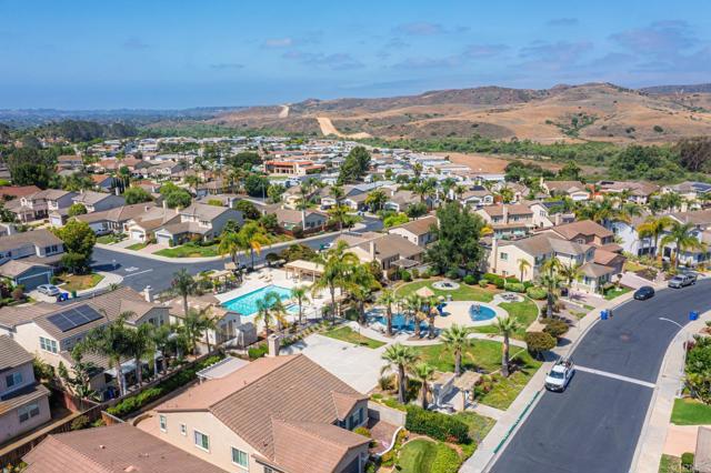 5191 Cobalt Way, Oceanside CA: https://media.crmls.org/mediaz/e9fc5fea-145f-4023-ac13-06fe56ec1486.jpg