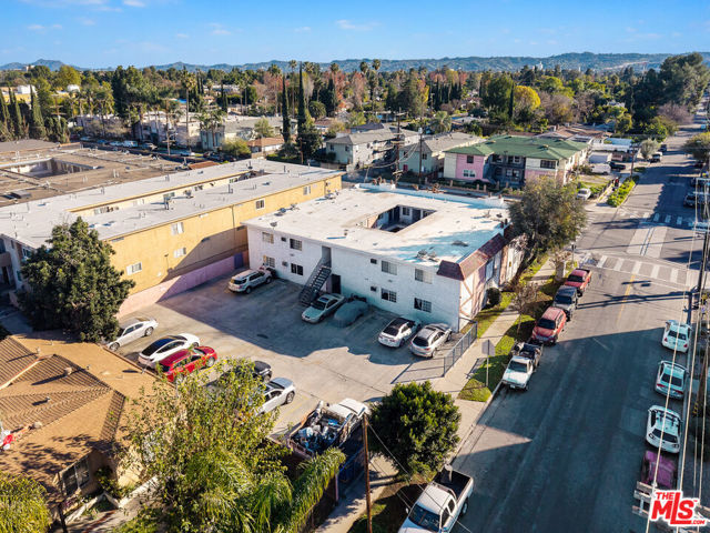 Image 13 of 18 For 15865 Vanowen Street