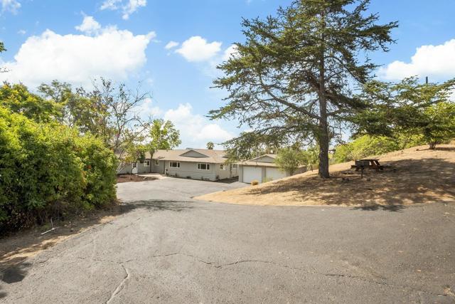9484 86 La Cuesta Dr, La Mesa CA: https://media.crmls.org/mediaz/e9fc831d-fecf-4bad-8d64-73f06282c3e4.jpg