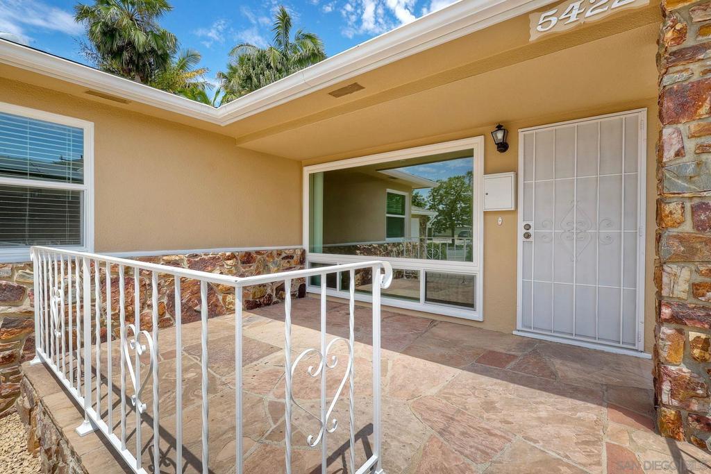 5422 Waring - photo 2
